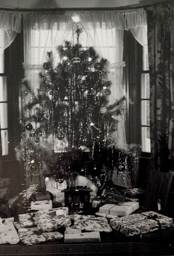 1940s-christmas-tree.jpg