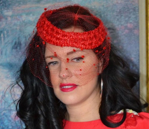 vintage-red-netted-hat vintage holiday accessories red veil hat
