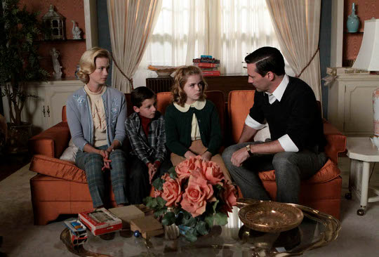 scene of mad men showing draper family on couch