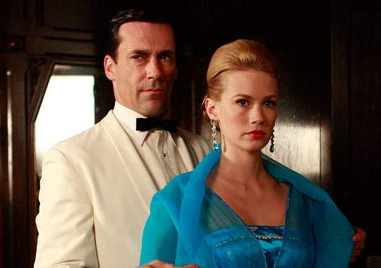 colorful and bold jewelry worn on betty draper in mad men
