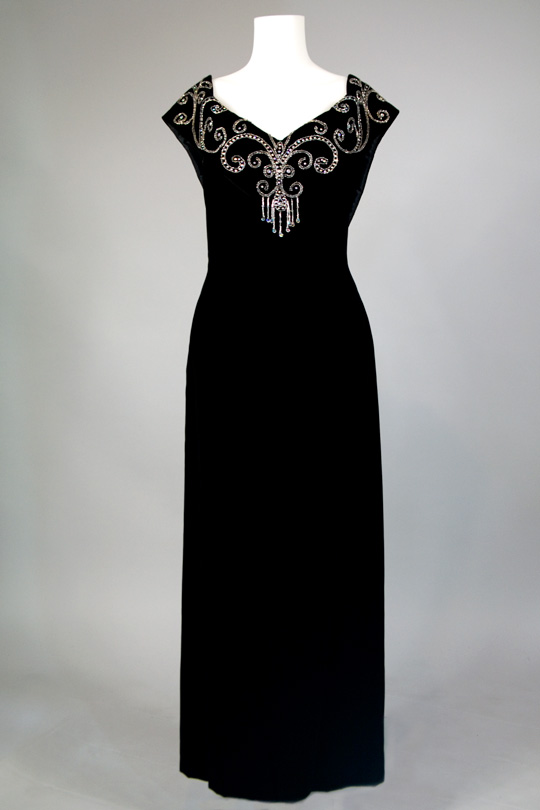 '80s clothing trend old hollywood black dress