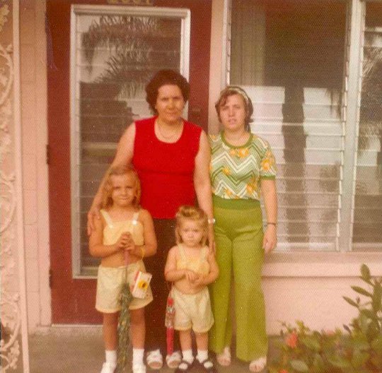 1970s-fashion-recultivation-vintage 1970s fashion photo
