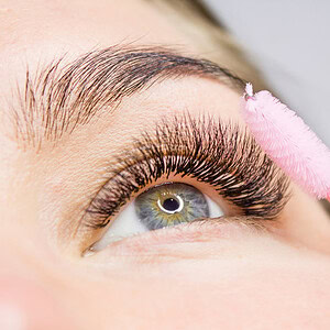 Discover the Glamour of Vintage 8