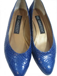 faux snakeskin vintage shoes