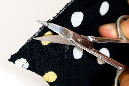 seam cutting scissors