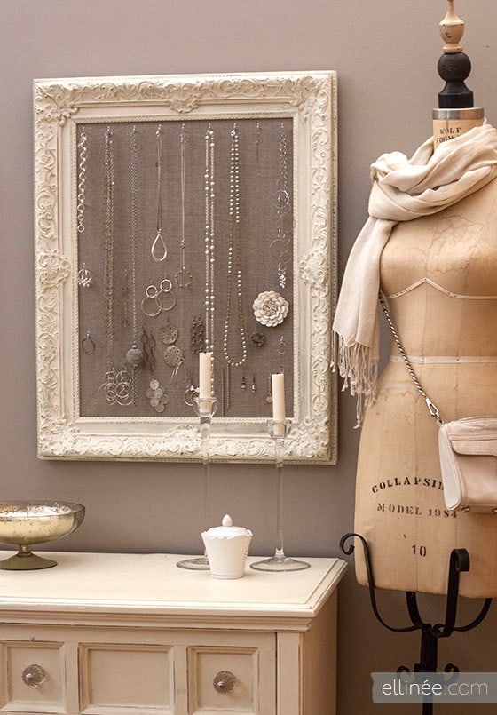 6 DIY Projects to Add Vintage Flair to Your Bathroom