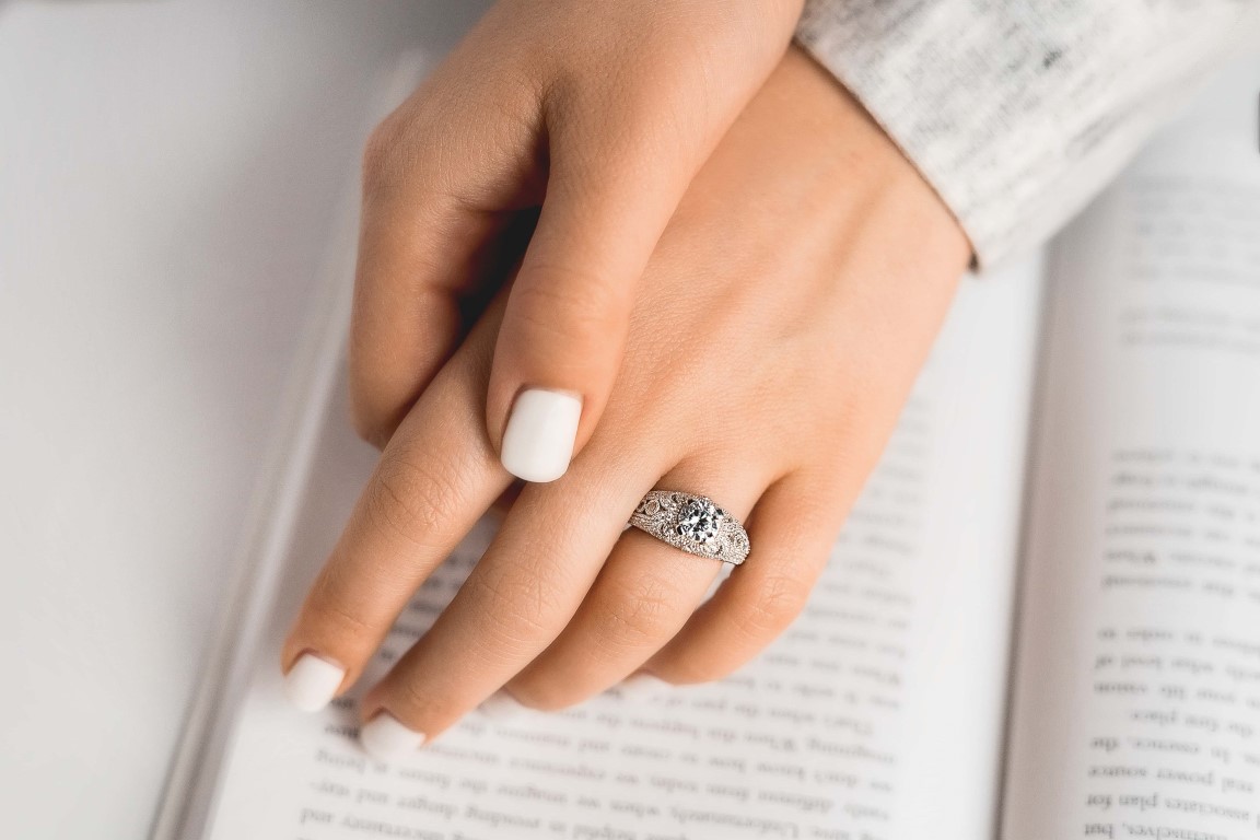6 Vintage Engagement Rings That I Love & Are Perfect For A Modern Bride 35