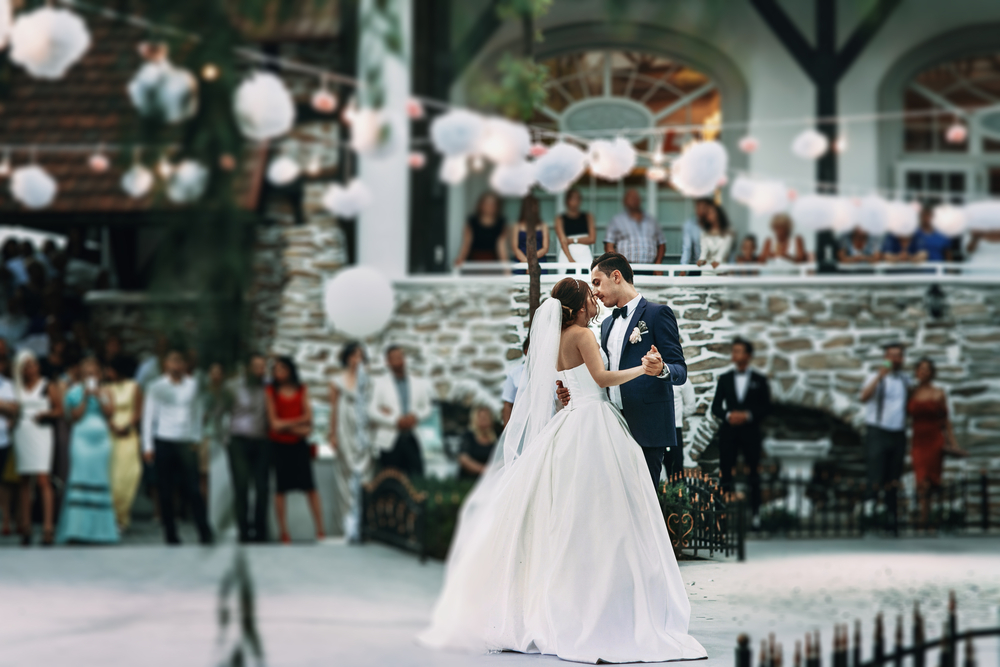 Here to Stay & Not to Miss: 4 Luxe Wedding Trends
