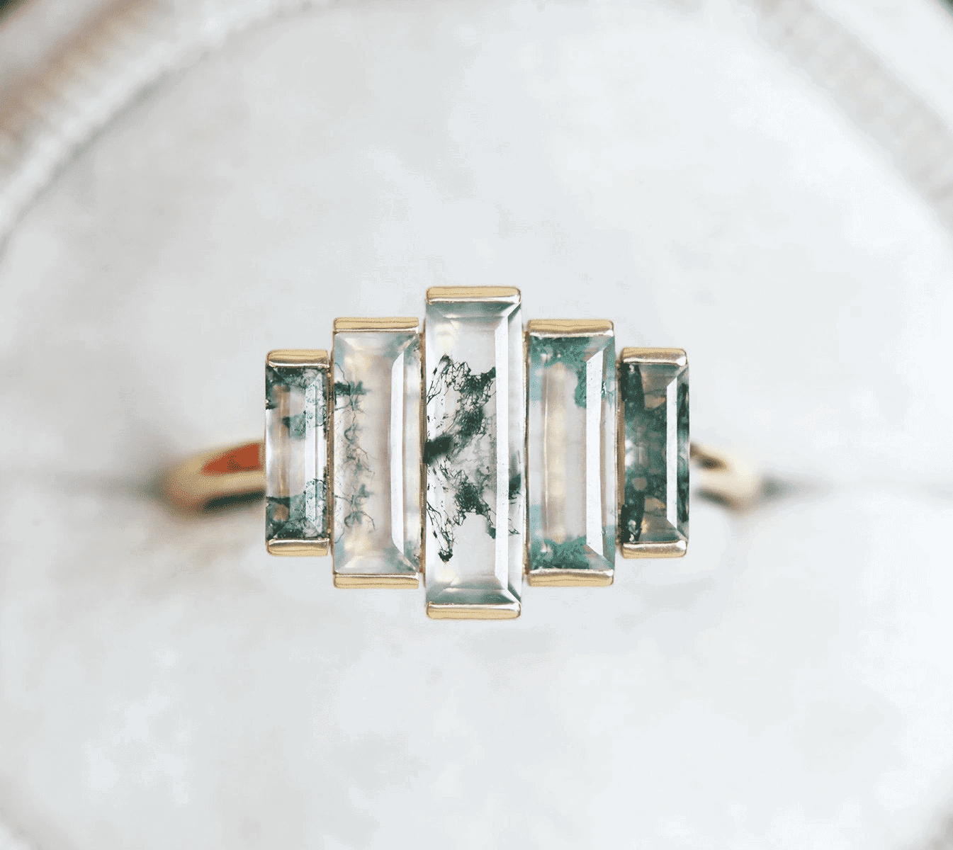 Your Go-To Art Deco Engagement Ring Guide 11
