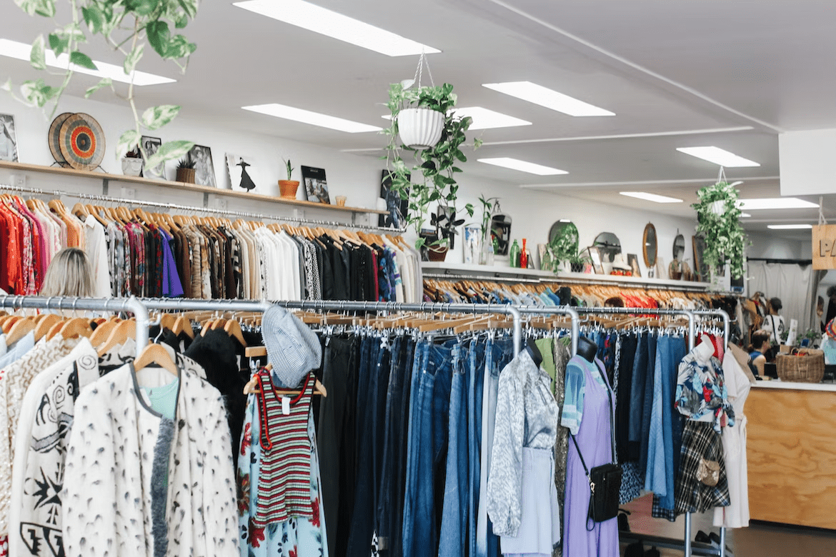 Should You Launch an Online Thrift Store or Try To Start a Retail One? 7