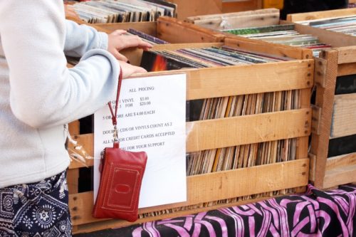 10 Selling Tips for Making Fast Money at Flea Markets 29