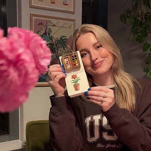 Discover the Glamour of Vintage 8